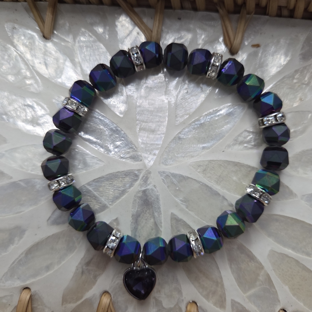 Elegant Multicolor Beaded Bracelet with Heart Charm